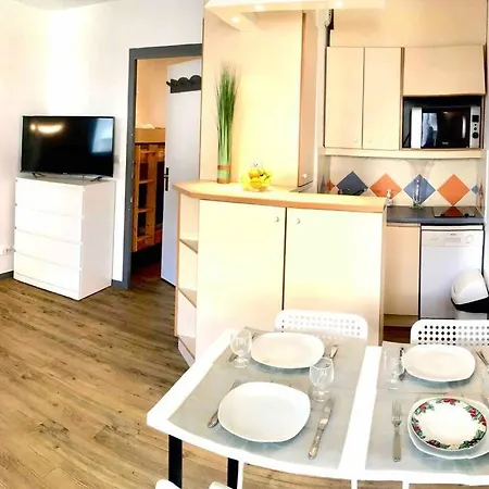 Apartment Soleil- 4 Pers Hyper Centre - 2 Min - Terrasse Saint-Raphael (Var)