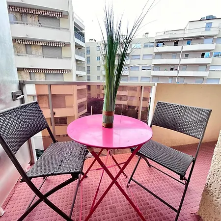 Apartament Soleil- 4 Pers Hyper Centre - 2 Min - Terrasse Saint-Raphaël